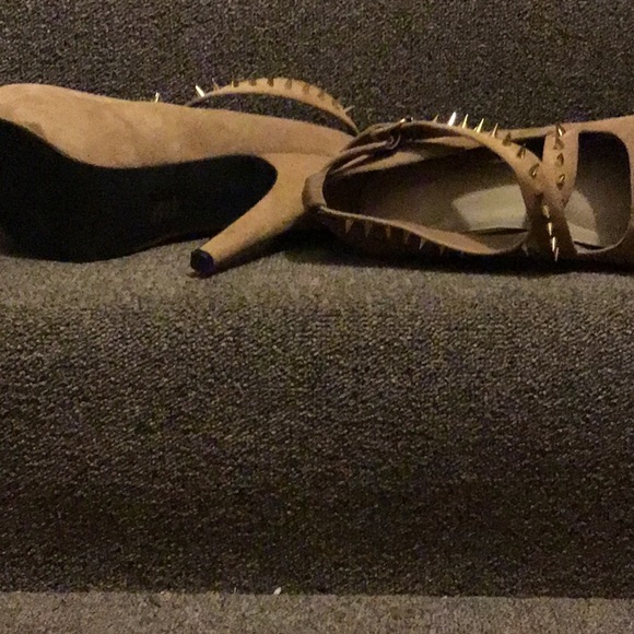 Tall heels beautiful and sexy - Picture 4 of 4